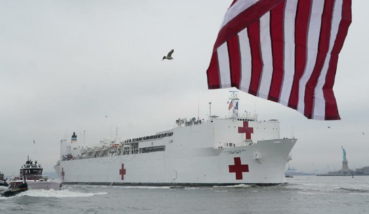 Siêu tàu bệnh viện Hải quân Mỹ USNS Comfort rời New York