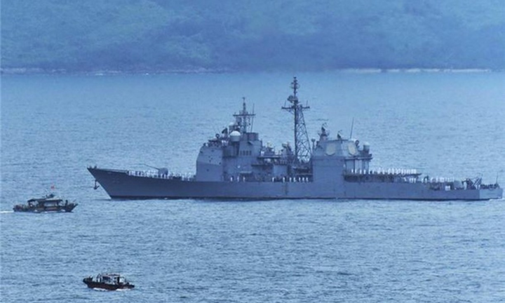 Tàu chiến Mỹ áp sát quần đảo Hoàng Sa