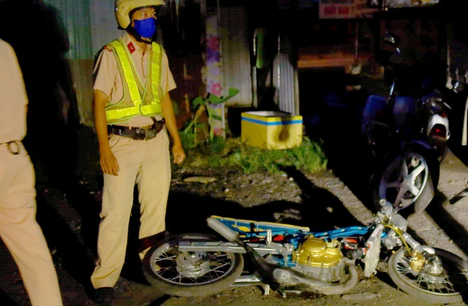 Cảnh sát nổ súng, chặn nhóm ‘quái xế’ dàn hàng trên quốc lộ để đua xe