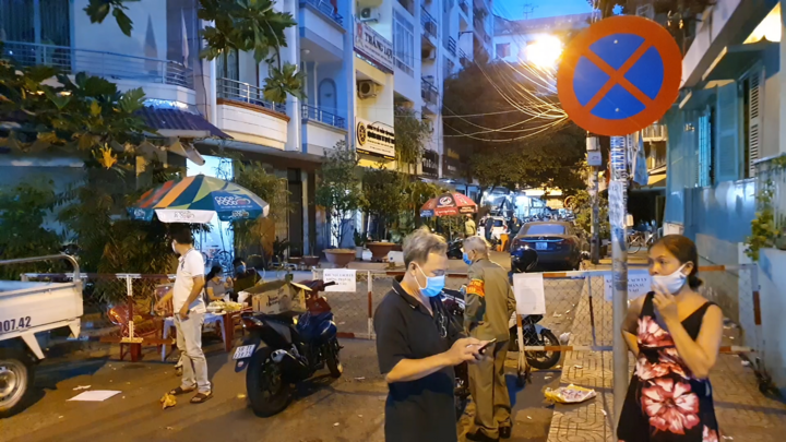 Vì sao chung cư ở trung tâm TP.HCM bị phong tỏa?