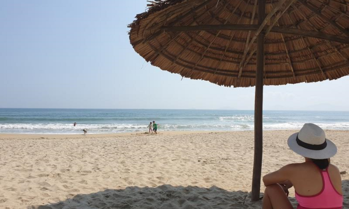 Video: Biển Hội An vắng hoe, ảm đạm dịp nghỉ lễ 30/4-1/5