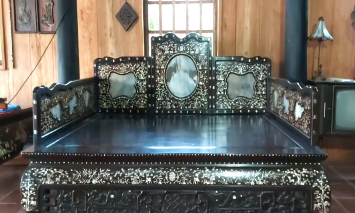 'Bảo tàng cổ vật' trong ngôi nhà 130 tuổi ở Đồng Tháp