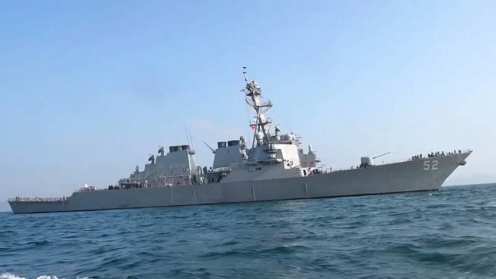 Xem uy lực khu trục hạm Mỹ USS Barry tuần tra hàng hải gần quần đảo Hoàng Sa