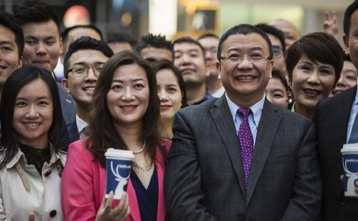 Chủ tịch, CEO 'Starbucks Trung Quốc' rớt ghế tỷ phú Forbes