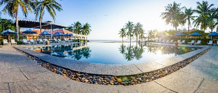  Nhà hàng Ana Beach House đón khách trở lại