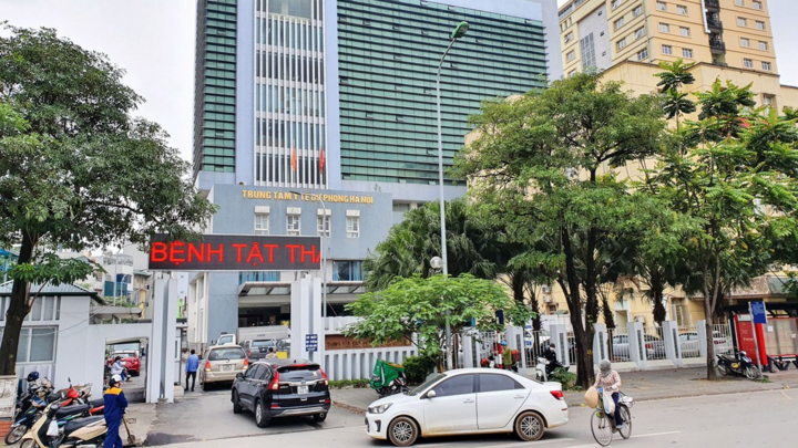 Giám đốc CDC Hà Nội nhận tội, xin nộp lại tiền nâng giá máy xét nghiệm COVID-19