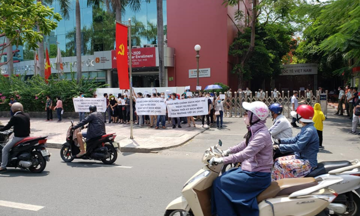 Phụ huynh đồng loạt phản đối học phí trường quốc tế, Sở GD&ĐT TP.HCM nói gì?