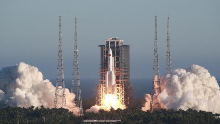 Trung Quốc lần đầu phóng phóng tên lửa hạng nặng Long March-5B