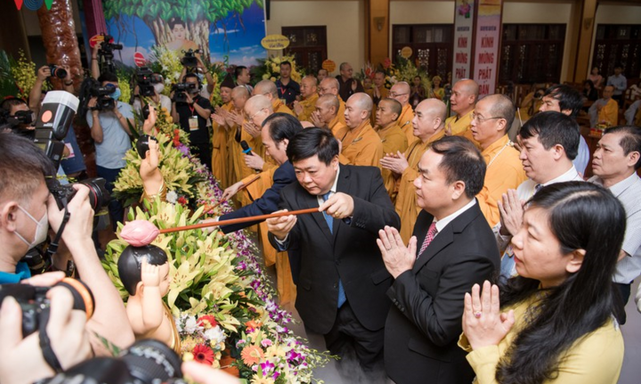 Toàn cảnh Đại lễ Phật đản 2020 tại chùa Quán sứ, Hà Nội