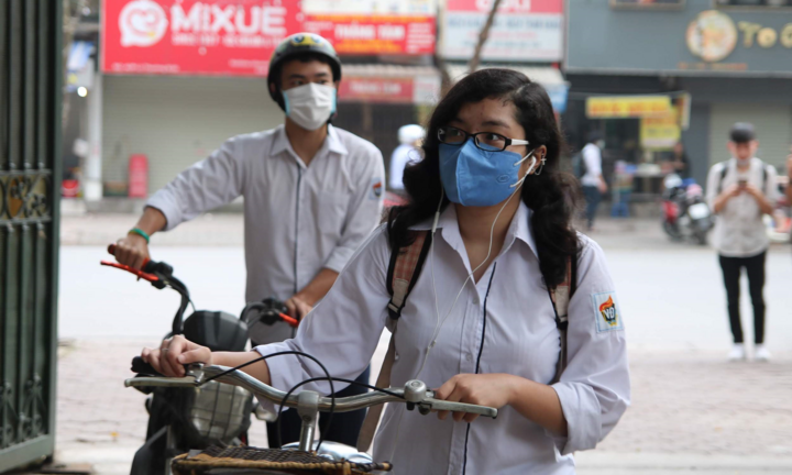 Bộ GD&ĐT: Học sinh không phải đeo khẩu trang, lớp học được bật điều hoà