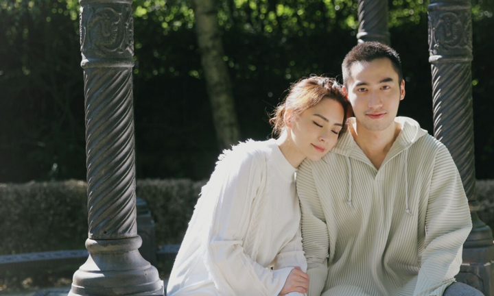 Chung Hân Đồng vội ly hôn vì chồng ngoại tình với nhiều hot girl