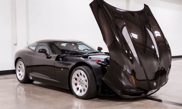 Rao bán Alfa Romeo Zagato TZ3 Stradale, một trong những xe hiếm nhất hành tinh