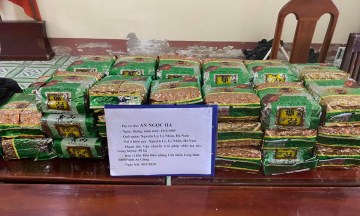 Truy đuổi nhóm người chở 40 kg ma túy đá từ Campuchia về An Giang 