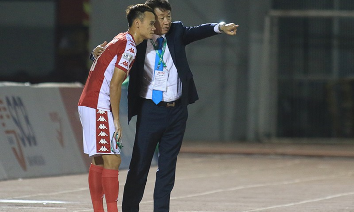 Bóng đá Việt Nam trở lại sau COVID-19: Áp dụng luật mới đặc biệt của FIFA?