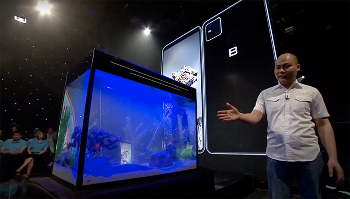 Bphone B86 của BKAV chịu được áp lực nước ở độ sâu 2m 