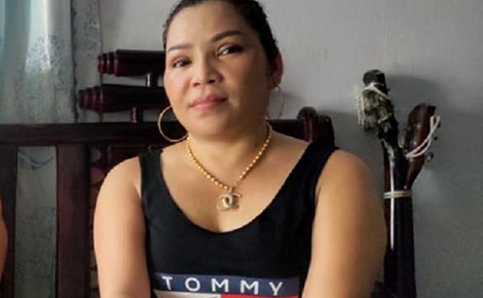 Lấy người phụ nữ 65 tuổi, trai Tây 24 tuổi 'vượt ải' con riêng của vợ thế nào?