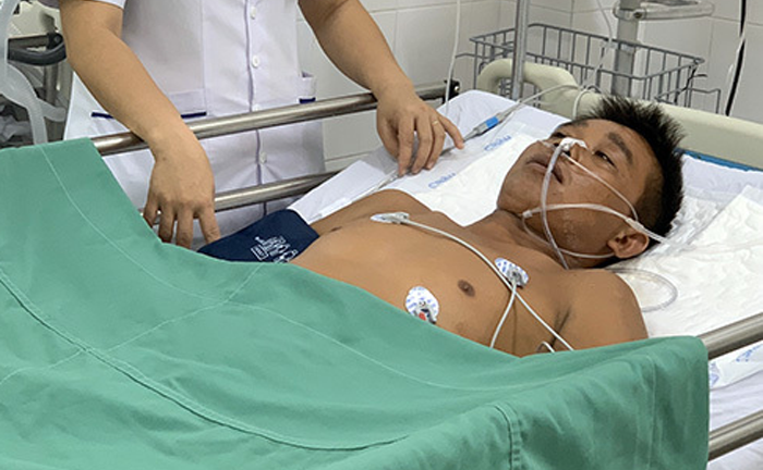 Ăn cua mặt quỷ, người đàn ông suýt chết