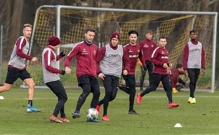 Đội bóng Đức có cầu thủ mắc COVID-19 bị cách ly, Bundesliga không hoãn trở lại