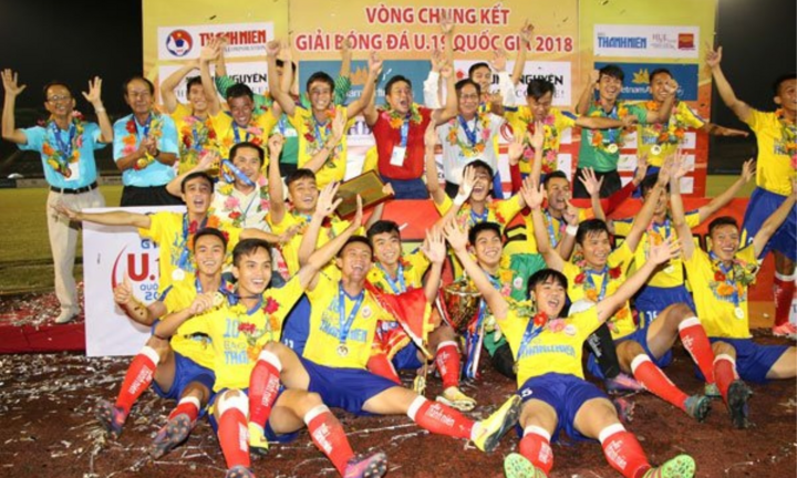 Nhóm cầu thủ Đồng Tháp bán độ từng 'vô đối' giải trẻ quốc gia