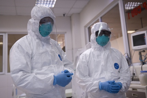 Bệnh nhân 91 phi công người Anh chỉ còn 10% phổi hoạt động