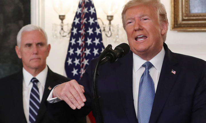 Đại dịch COVID-19 ngày 13/5: Phó Tổng thống Mỹ 'giãn cách' với ông Trump 