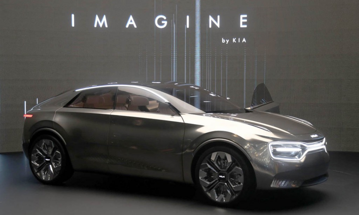 Xe điện Kia Imagine, sạc 20 phút, tăng tốc nhanh hơn siêu xe 