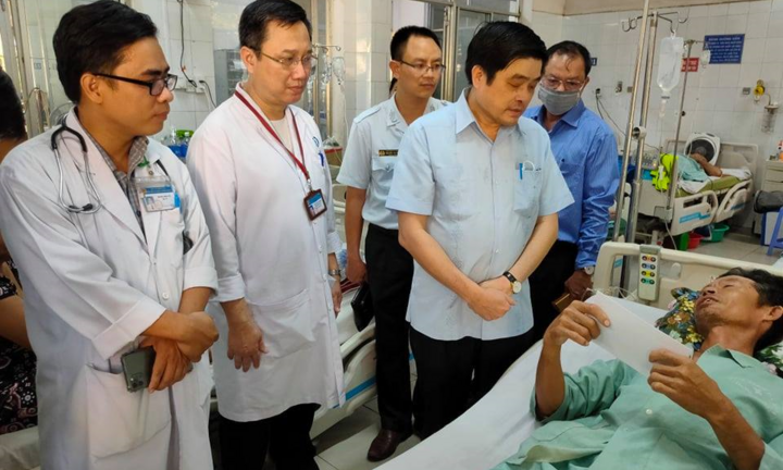 Bộ LĐ-TB&XH thăm hỏi, động viên các nạn nhân vụ sập tường ở Đồng Nai