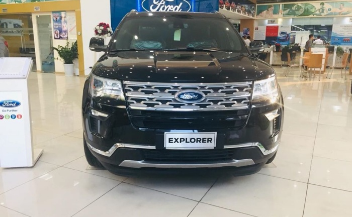 Đại lý ồ ạt xả hàng tồn, nhiều xe hot giảm giá kịch sàn