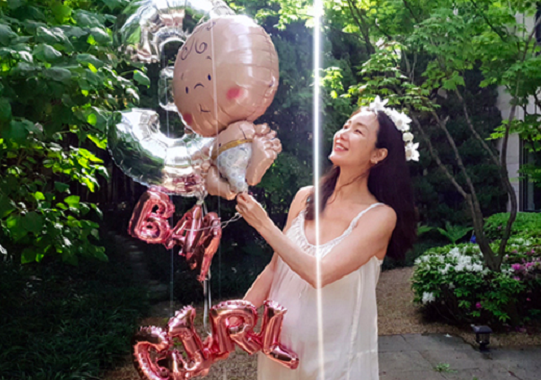 Choi Ji Woo sinh con đầu lòng cho chồng CEO kém 9 tuổi