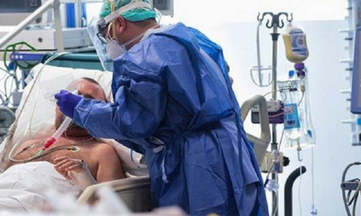 Bệnh nhân 91 phi công người Anh khi nào được ghép phổi?