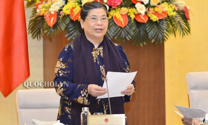  Cần xem xét việc hỗ trợ, trợ giá sách giáo khoa