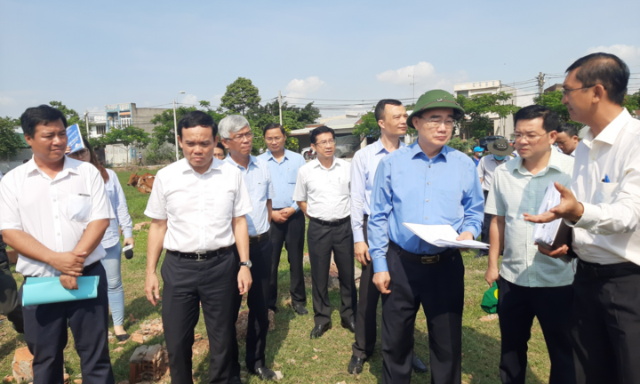 Bí thư Nguyễn Thiện Nhân: ‘Nhà xây không phép cạnh tổ dân phố, có bảo kê không?’