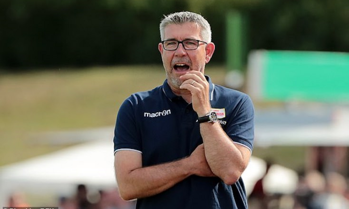 Không tuân thủ cách ly, HLV đội bóng Đức mất quyền chỉ đạo 