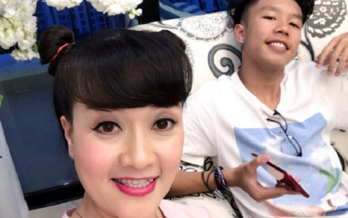 Diễn viên Vân Dung: 'Tôi dặn con đừng bao giờ đăng ảnh tôi lên facebook'