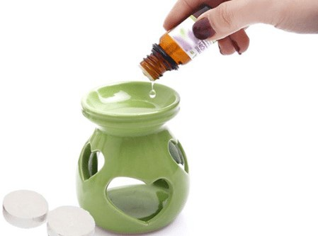 Uống tinh dầu đèn đuổi muỗi, bé trai 18 tháng thiệt mạng thương tâm