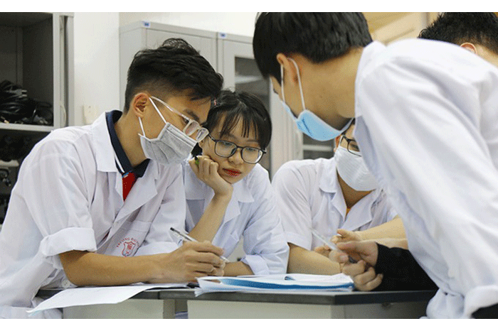 Bao nhiêu điểm mới được xét tuyển vào trường Y Dược, Sư phạm?