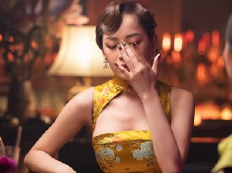 Chi Pu chia sẻ người tình cũ, Gil Lê ám chỉ: 'Đừng làm người tốt trên mạng'