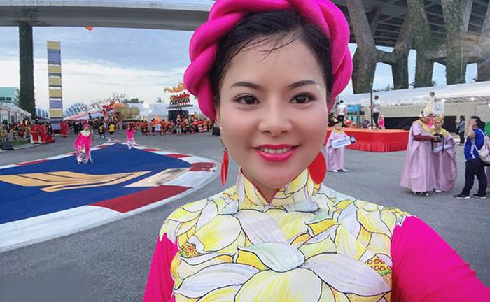 'Bông hồng lai' thành thạo 4 ngôn ngữ viết tiểu thuyết đầu tay kể mối tình cũ