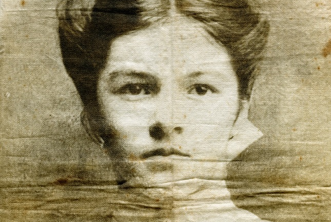 Bí ẩn người đẹp không cười khiến các danh hài Mỹ 'điêu đứng'