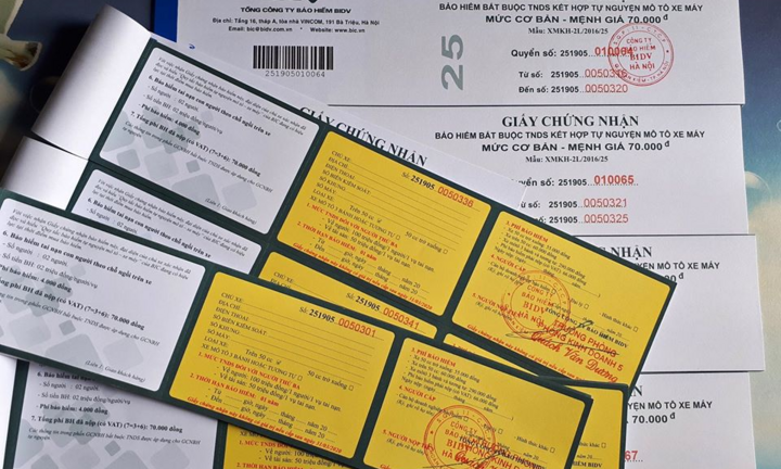Mua bảo hiểm xe máy dễ hơn mua rau, vì sao chẳng mấy người mặn mà?