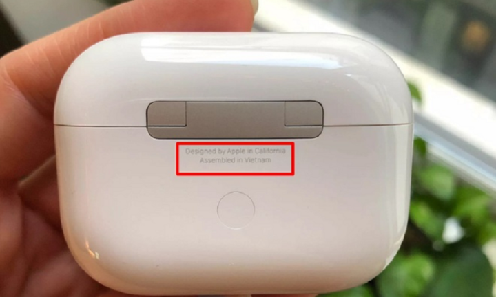 Sản xuất ở Việt Nam, mua AirPods trong nước có rẻ hơn nước ngoài?
