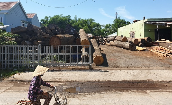 Xưởng mộc ‘tra tấn’ bầu không khí, cô giáo mầm non kêu trời