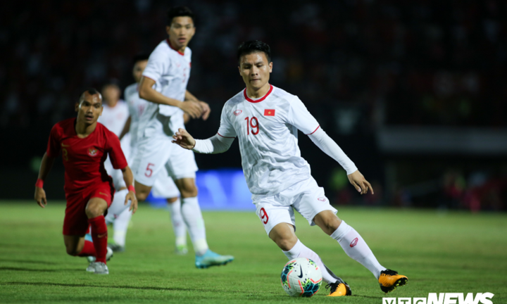 10 cầu thủ Việt đắt nhất V-League: Chỉ có 3 tuyển thủ Quốc gia, vắng Hùng Dũng