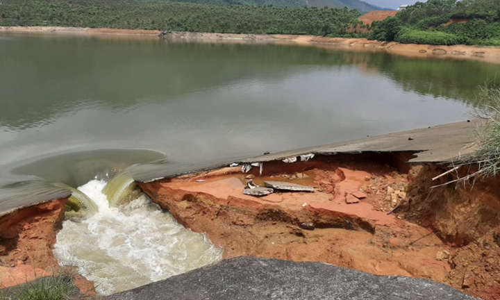 Đập chứa 600.000 m3 nước ở Phú Thọ bị vỡ