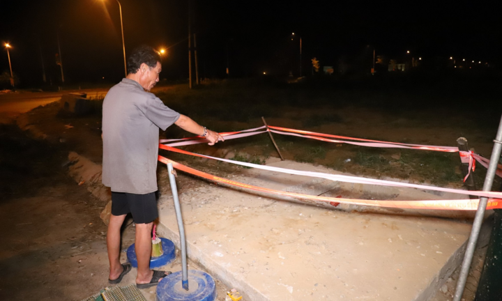 Rơi xuống hố ga ven đường, bé trai 4 tuổi ở Hà Tĩnh chết thương tâm