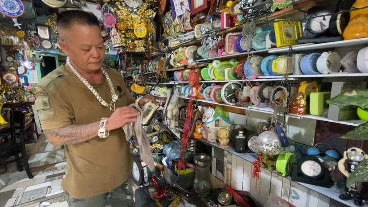 Đã mắt bộ sưu tập 1.000 đồng hồ từ phế liệu của người đàn ông ở TP.HCM