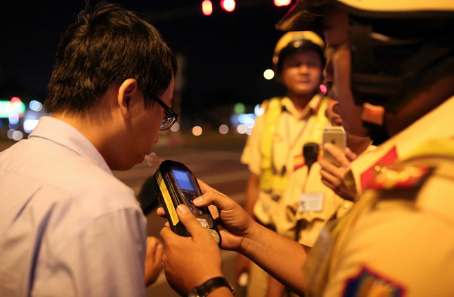 Phạt gần 10.000 lượt tài xế uống rượu bia trong 15 ngày