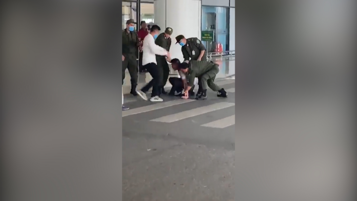 Nam thanh niên xô xát với an ninh Cảng hàng không quốc tế Nội Bài