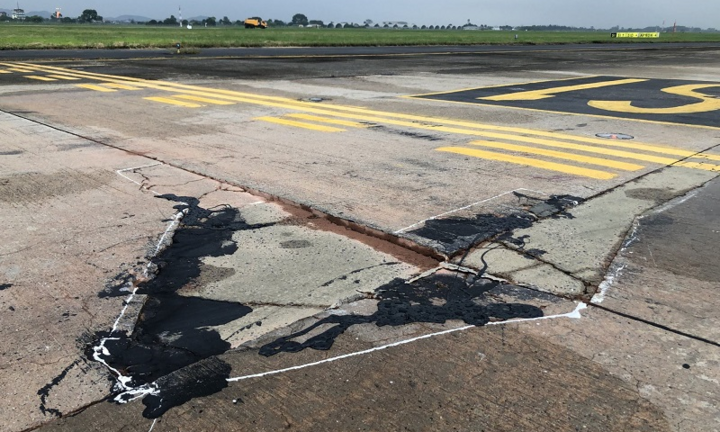 Khẩn cấp thực hiện dự án cải tạo đường lăn Nội Bài, Tân Sơn Nhất