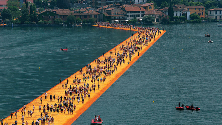 Các tác phẩm khổng lồ hút khách của nghệ sĩ Hungary